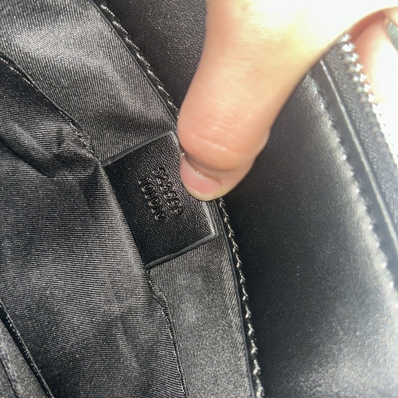 Gucci Black Crossbody Bag with Patches - Picture 4 of 4
